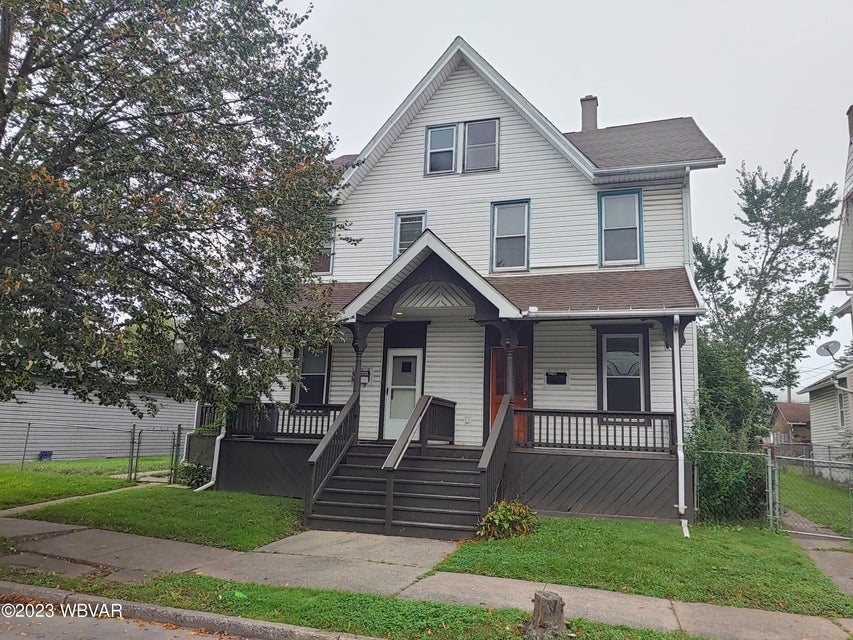 956 Memorial Ave